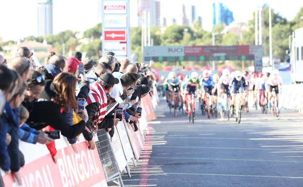 El público, durante la primera edición de la Copa del Mundo de Ciclocross UCI – Benidorm Costa Blanca.  BENIDORMCX / ÁLVARO GARCÍA HERRERO