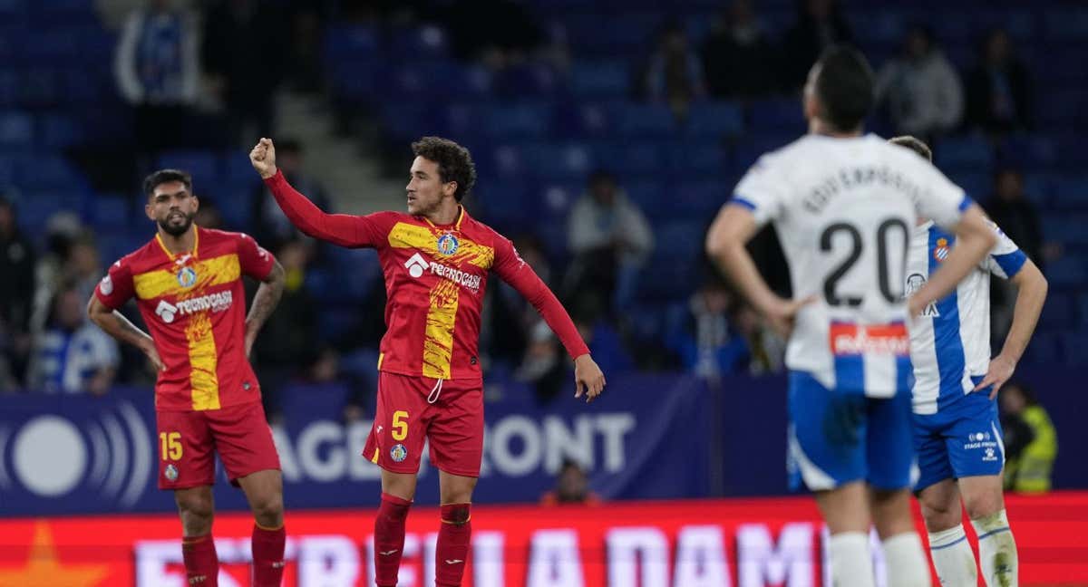 Luis Milla celebra el gol al Espanyol./EFE