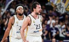 El increíble Llull celebra su récord con un triple imposible de los suyos