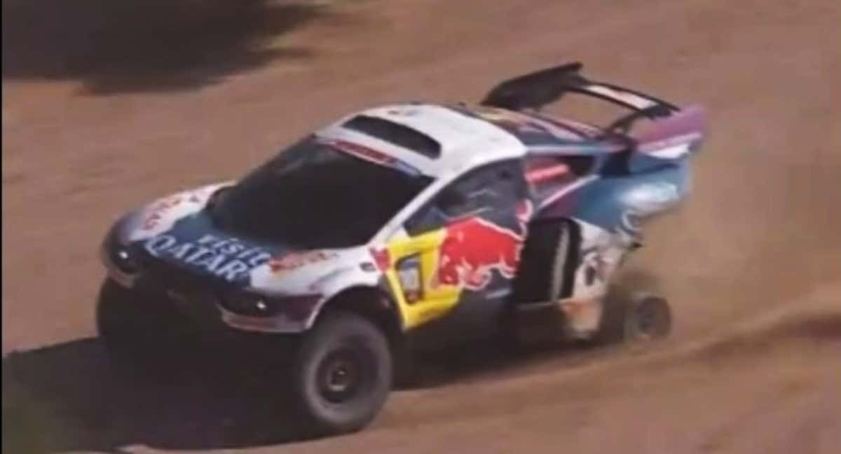 A 137 km/h sobre tres ruedas en el Dakar: la historia tras el vídeo viral del coche de Nasser Al Attiyah