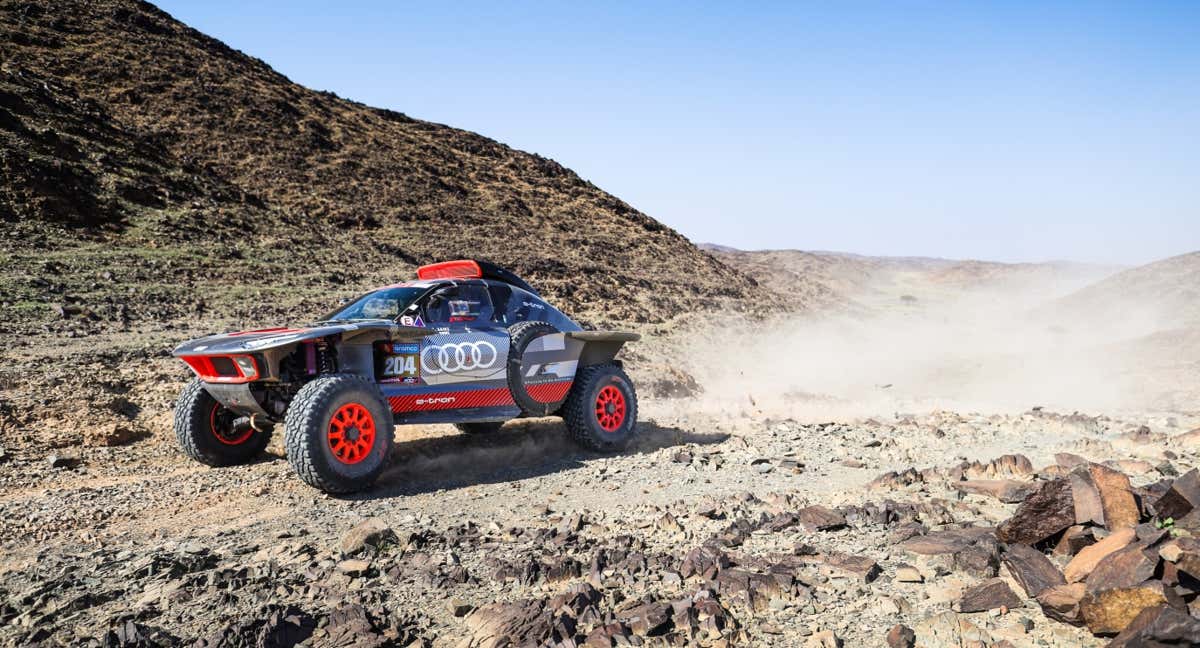 Carlos Sainz y Lucas Cruz, en uan eta/Audi Sport