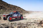 Carlos Sainz salva la semimaratón del Rally Dakar pese a otro pinchazo; Sébastien Loeb se lleva la victoria