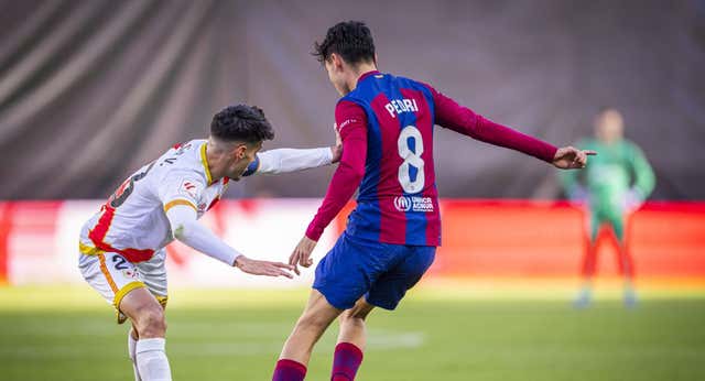 Pedri y Cancelo viajan a Arabia