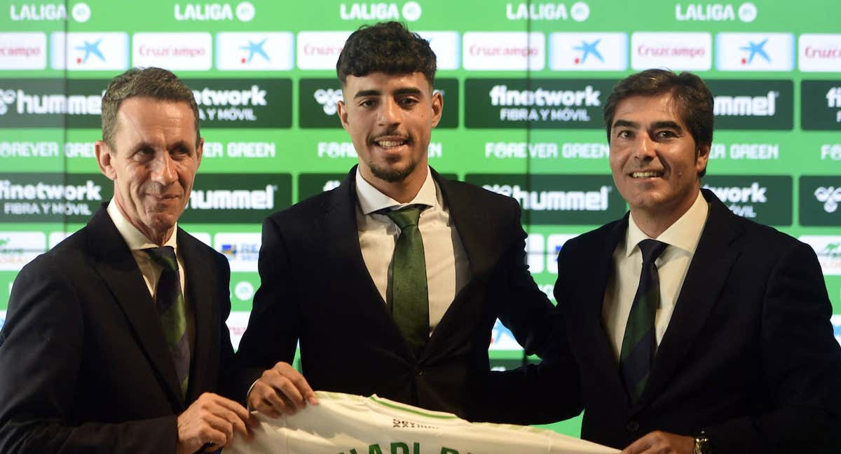 Ramón Planes, junto a Chadi Riad y Ángel Haro.