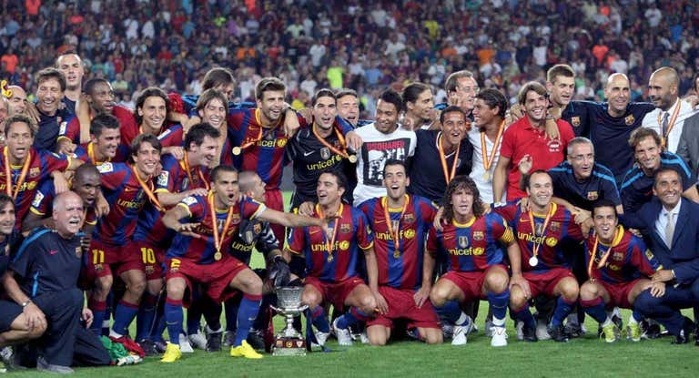El Barcelona celebra la Supercopa de España ganada en 2010.