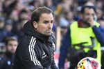 Jagoba Arrasate defiende a Xavi: «Estar en ese banquillo es un foco continuo, se merece un respeto»