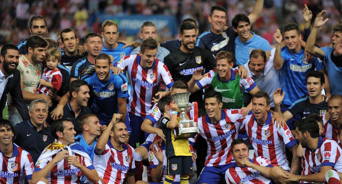 El Atlético de Madrid celebra la Supercopa de España celebrada en 2014./Getty