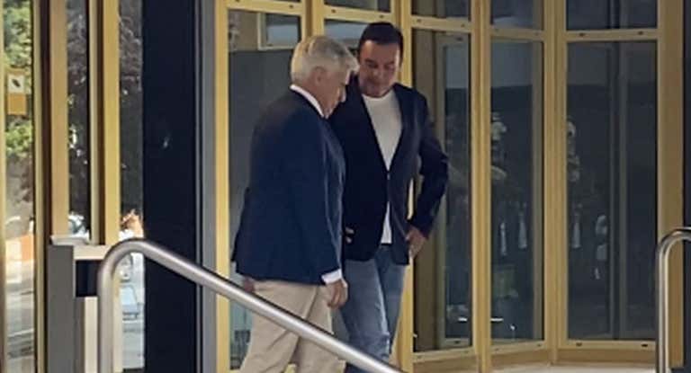El presidente de la Gestora de la RFEF, Pedro Rocha, con el expresidente del CSD, Víctor Francos.