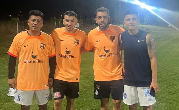 Correa, Agustín Jiménez y Almada durante un partido entre amigos en Cañuelas (Argentina).  @agus_jimenez24