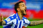 El Alavés niega tener una deuda con Joselu, que reclama al club 300.000 euros