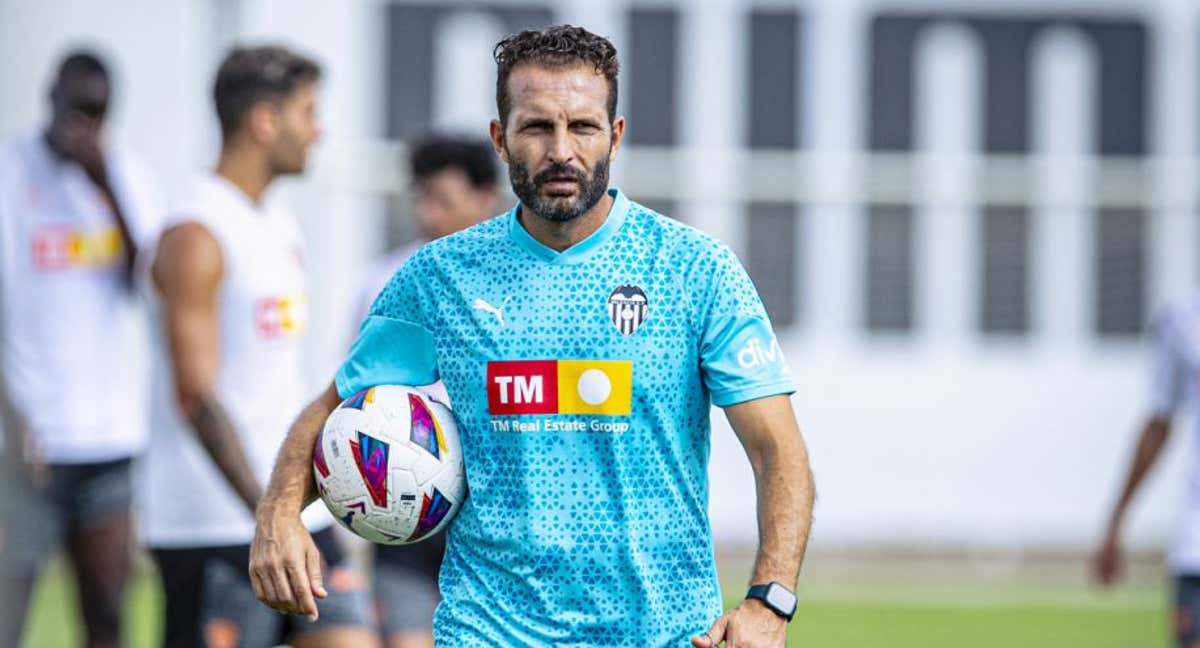 Baraja en un entrenamiento. /Valencia C.F