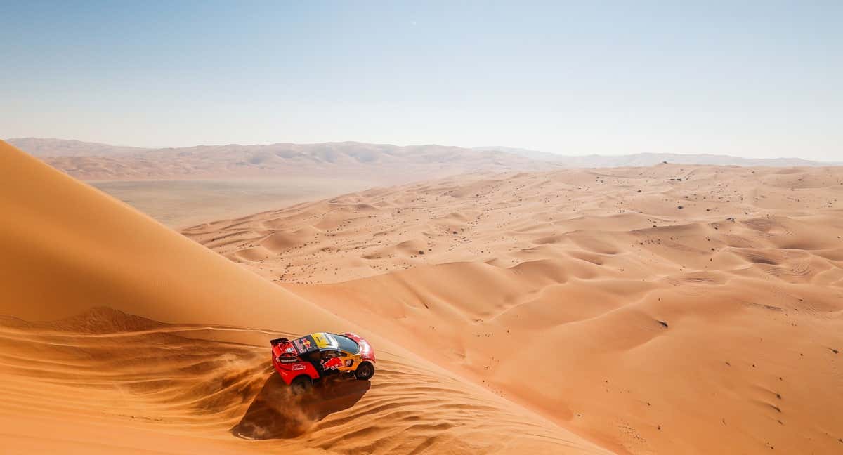 Sébastien Loeb, en el mar de dunas del Empty Quarter durante el Rally Dakar 2024. /BRX