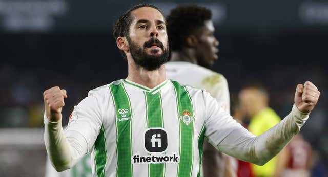 Isco también hace de ‘9’ para que el Betis recupere la sonrisa