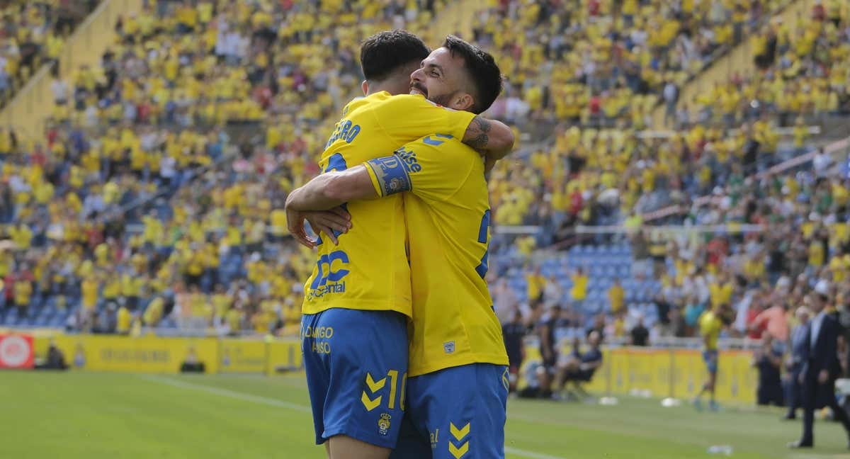 Kirian celebra junto a Moleiro su gol frente al Villarreal./EFE