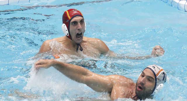 Unai Aguirre lleva a España a una final con doble premio