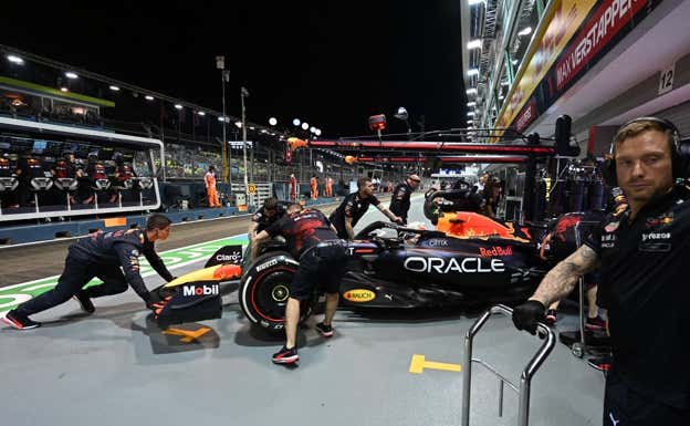 El Red Bull de Max Verstappen, en el circuito de Singapur. Getty