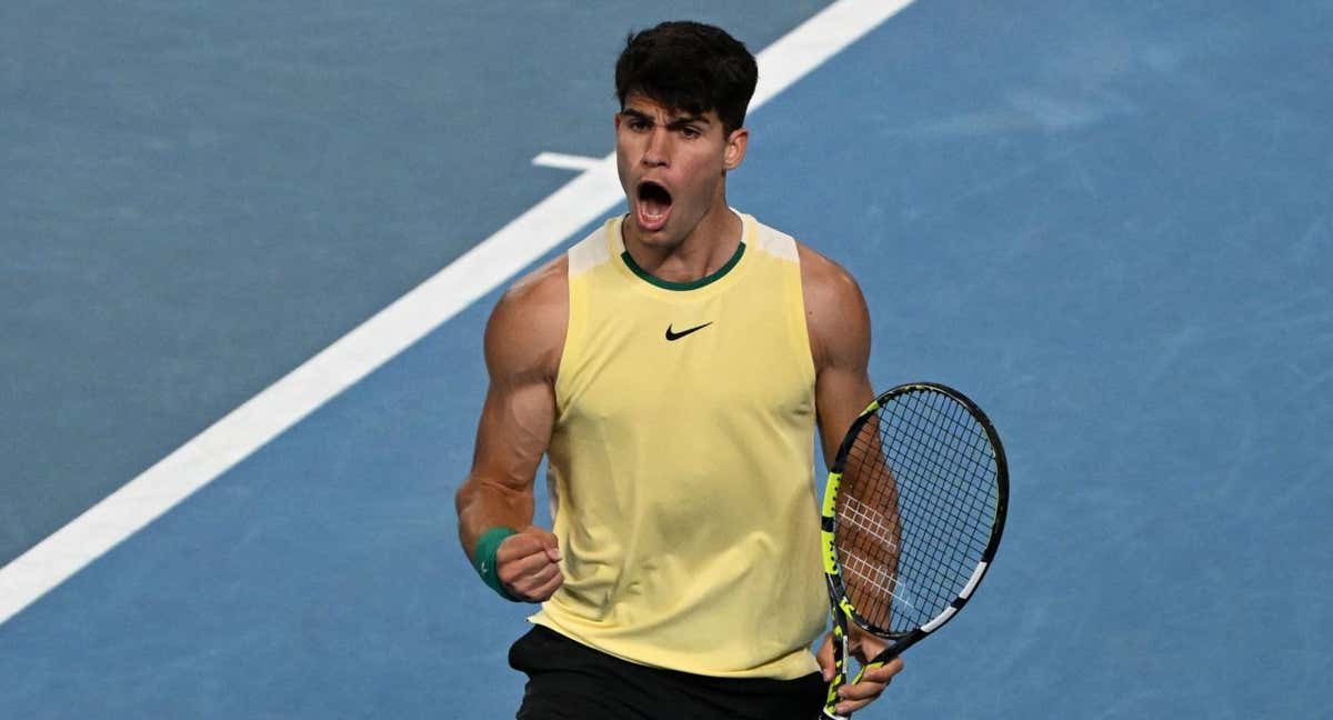 Carlos Alcaraz celebra un punto durante el partido ante Richard Gasquet.