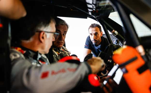 Joan S. Navarro, ingeniero jefe del coche de Carlos Sainz y Lucas Cruz.  Audi Sport