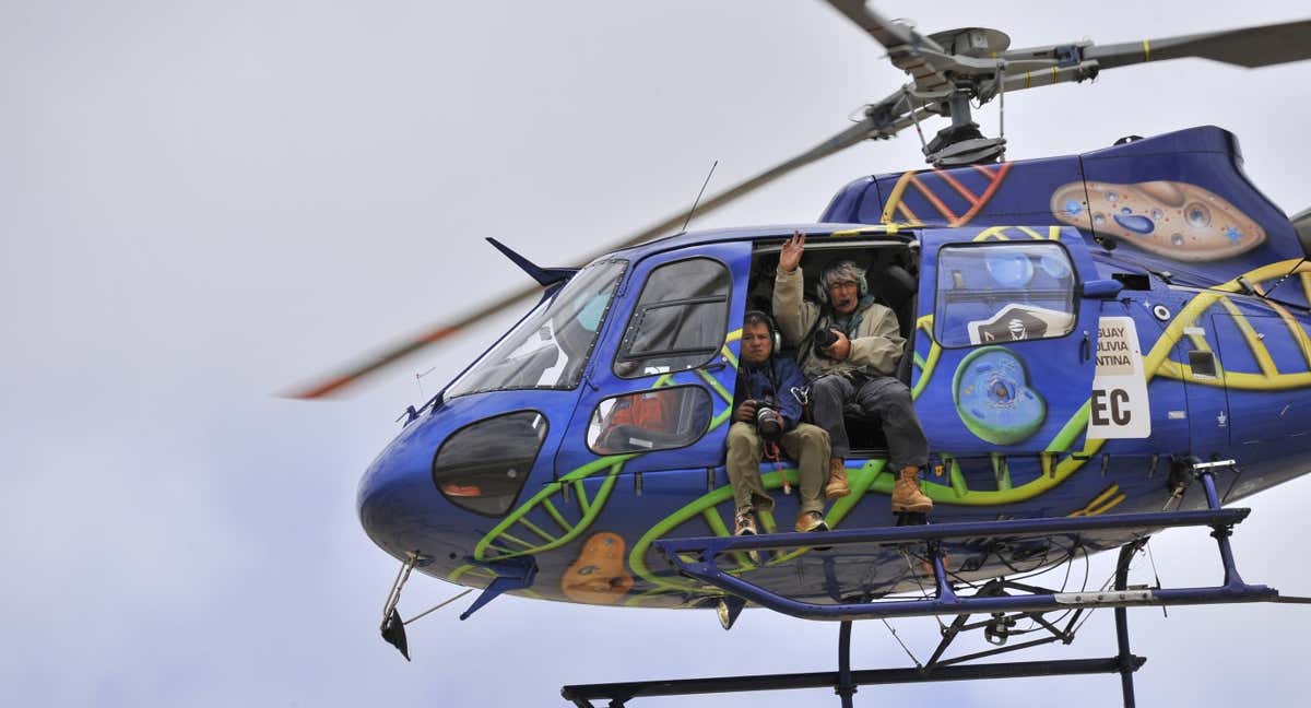 Eric Vargiolu, en un helicóptero de uno de los Rally Dakar de Sudamérica.