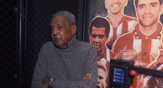 Luiz Pereira: «La cerveza que mejor me supo fue en el Bernabéu. Tiraron un bote para darme, lo cogí, lo abrí, fui al palo, me apoyé y me lo bebí»