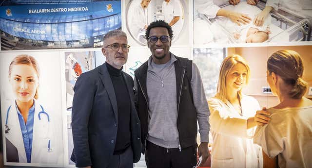 Sheraldo Becker, el «explorador de espacios» fichado por Olabe, pasa el reconocimiento médico
