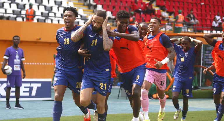 Bebé celebra su golazo frente a Mozambique.
