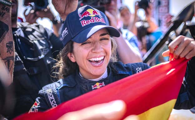 Cristina Gutiérrez tras ganar el Rally Dakar 2024.  Red Bull Content Pool