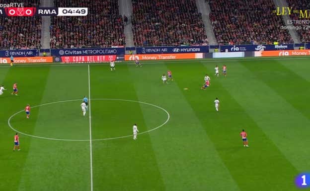 Koke juega de primeras para el apoyo de Morata.  WYSCOUT