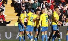 Las Palmas agrava la sequía en Vallecas y saca más motivos para soñar en grande