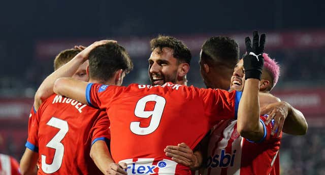 El Girona del pichichi Dovbyk gana al Sevilla y ganaría a los Bulls de Jordan
