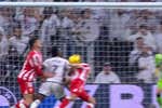 Lo que dice la norma sobre rematar con el deltoides anterior: ¿fue mano de Vinicius en el gol?