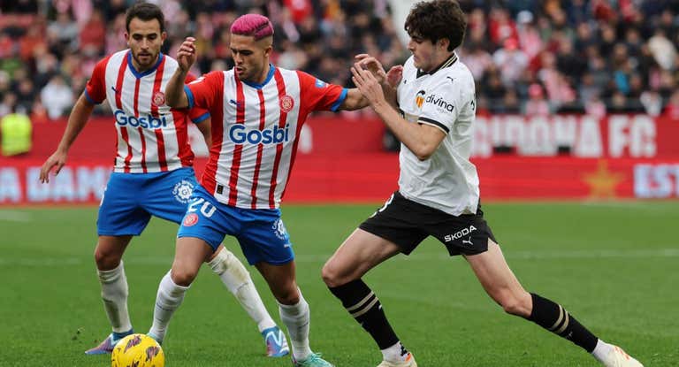 Couto durante un partido con el Girona.