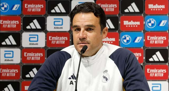 Alberto Toril se defiende de las críticas tras el 4-0 del Clásico: «No tenemos que fijarnos en nadie»