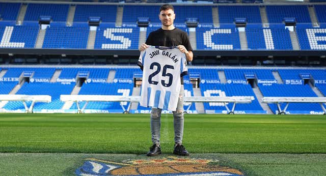 Javi Galán, el sexto lateral izquierdo de la ‘era Olabe’, acepta el reto txuri urdin por un motivo deportivo y una razón familiar