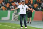 Despedido el entrenador de Costa de Marfil... ¡Con su equipo casi clasificado para octavos!