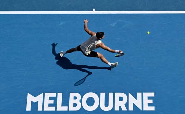 Carlos Alcaraz, durante el Open de Australia 2023. EFE