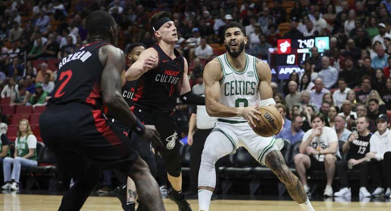 Una exhibición de tiro de Boston cierra las heridas del pasado en Miami