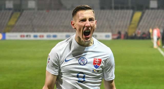 El Sevilla aprieta para fichar a Robert Bozenik