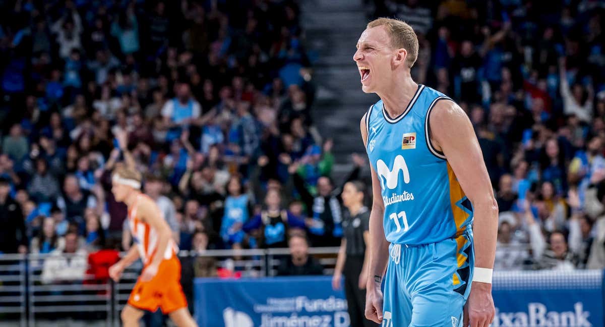 Alex Murphy durante el partido ante Leyma Coruña. /FEB