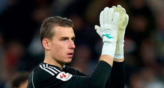 Andrey Lunin y unos guantes nacidos en la guerra: “Tuvimos que decidir qué hacer con nuestras vidas”