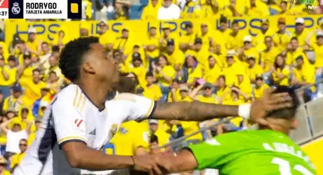 ‘Clarísima, es roja’: la frase de Soto Grado sobre el manotazo de Rodrygo que el CTA desmiente
