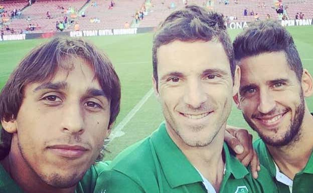 Damián Suárez (izda.), con Manu Herrera (centro) y Coro (dcha.).  INSTAGRAM