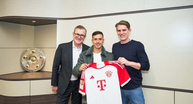 El Bayern de Múnich hace oficial la llegada Bryan Zaragoza