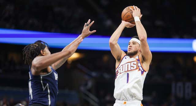 La paradoja de Devin Booker: cuanto menos anota más gana su equipo