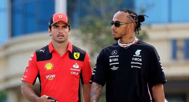Oficial: Lewis Hamilton correrá en Ferrari a partir de 2025 y Carlos Sainz dejará la Scuderia