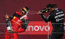 El 'fichaje del siglo' que se cuece en la Fórmula 1 y que afecta a Carlos Sainz: Hamilton, a Ferrari