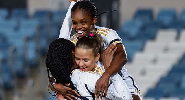 El Real Madrid se consuela con un goleada balsámica ante un Valencia en caída libre
