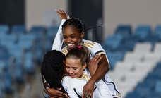 El Real Madrid se consuela con una goleada ante el Valencia para seguir fuerte en Liga