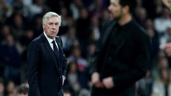 Ancelotti, durante el derbi. /REUTERS