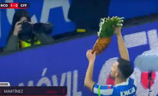 El Deportivo se convierte en la 'Piña Mecánica': la fruta es culpable de la mayor locura de Primera RFEF